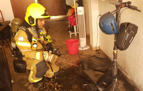 לא יאמן: שריפת קורקינט בתוך דירת מגורים בראשון לציון