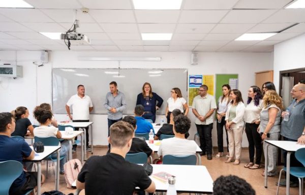 ממשיכים להוביל בחינוך! גם השנה – זו השנה השלישית ברציפות – ראשון לציון במקום הראשון בזכאות לבגרות מבין עשר הערים הגדולות