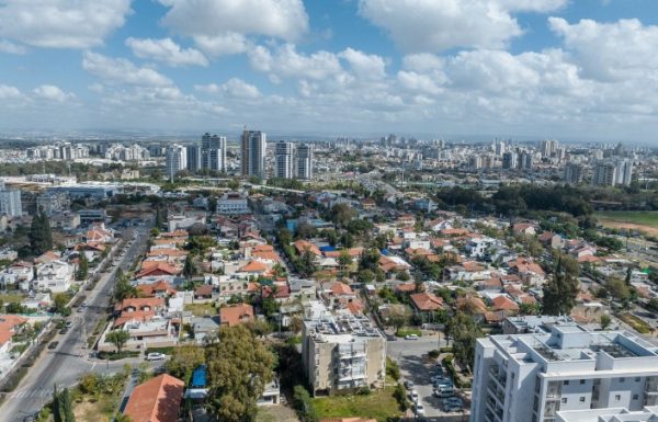 ראשון לציון בין הערים המבוקשות בישראל, גידול במספר התושבים והעולים, פחות עוזבים