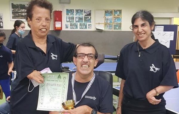עובד המינהל לשילוב חברתי צדוק עומסי זכה באליפות ישראל בטניס שולחן לאנשים עם מוגבלות