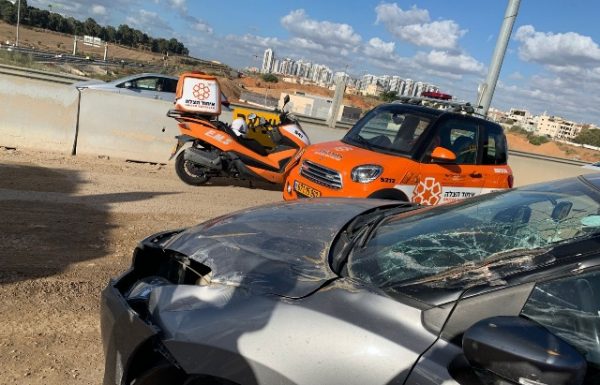 נהג רכב בן 32 נפצע בינוני כתוצאה מתאונה עם טרקטור בכביש 431