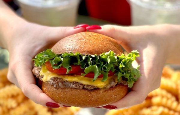 אוורירית ומתקתקה: SHAKE  SHACK משיקה לראשונה בסניפי ראשון לציון ותל אביב לחמנייה ללא גלוטן מתאימה גם לטבעוניים