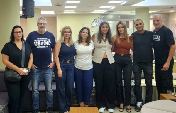מפגש הוקרה למתנדבי האגודה למען החייל ראשון לציון ב-"בית החייל המשוחרר" בראשון לציון- העיתונאית הראשונית בתי לוין