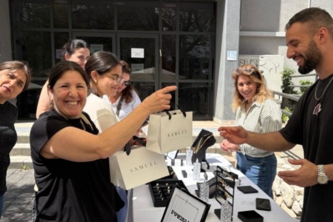 עיריית ראשון לציון ממשיכה לחזק את העסקים המקומיים: תקיים יריד יוצרים ואומנים מיוחד לראש השנה