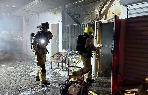 שריפה גדולה פרצה ביחידת דיור ברחוב עטרות בראשון לציון