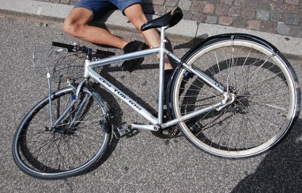 רוכב אופניים בן 79 נפצע ברחוב הפיקוס בראשון לציון